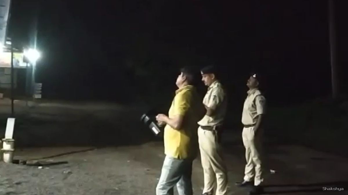 Ratlam 5 Kg Gold Robbery 7.5 Crore Gold Loot Case Takes Suspicious Turn After 300 Grams Recovered Ratlam 5 Kg Gold Robbery 7.5 Crore Gold Loot Case Takes Suspicious Turn After 300 Grams Recovered